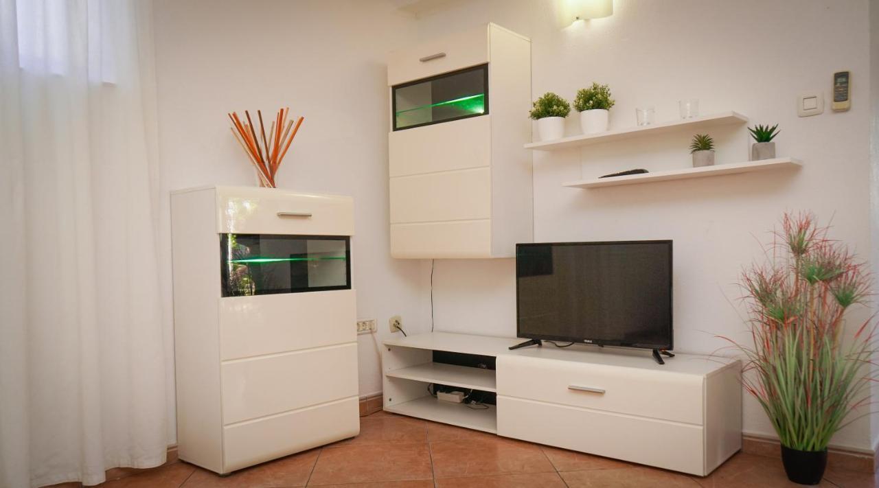 Apartments Roberta Novigrad  Exterior photo