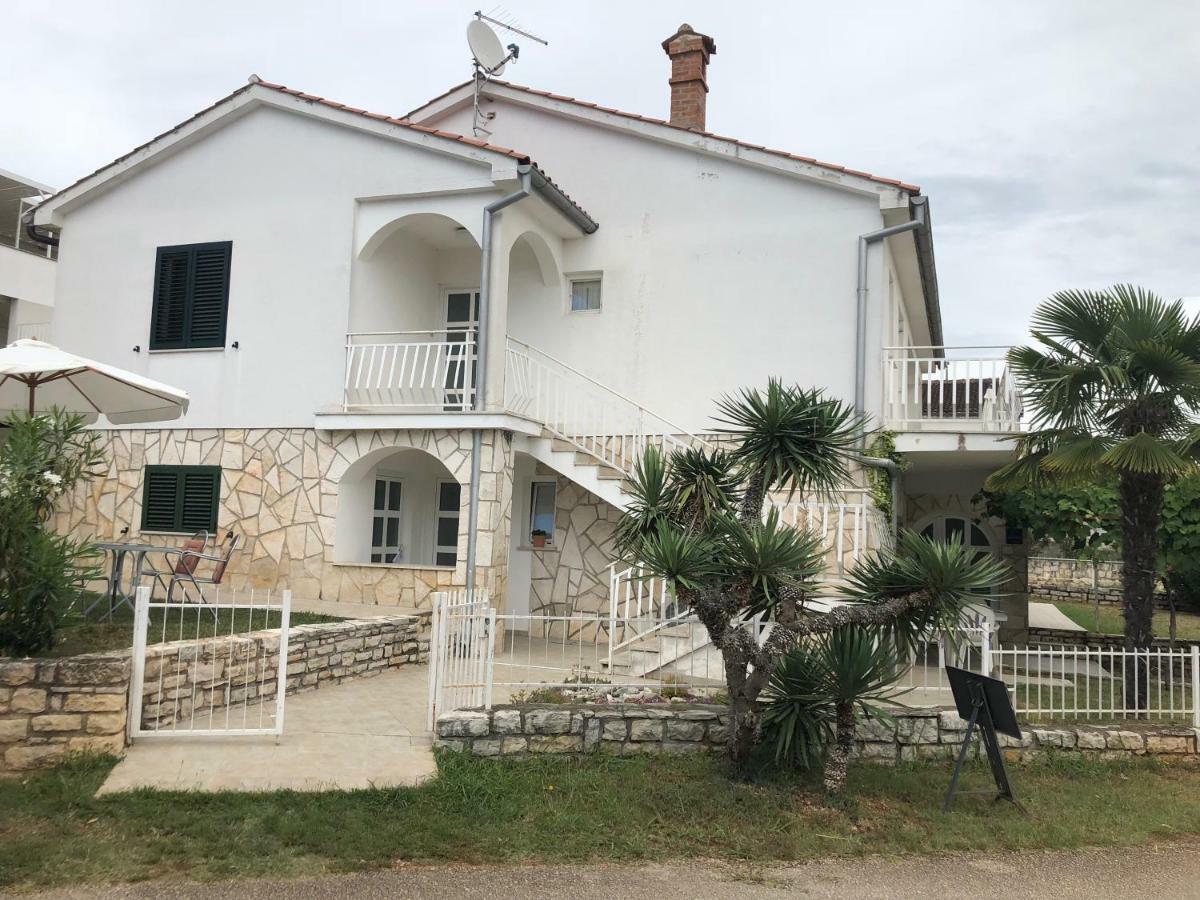 Apartments Roberta Novigrad  Exterior photo